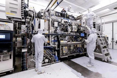 荷兰asml极紫外 euv 光刻机,造价10亿 ,为摩尔定律续命10年